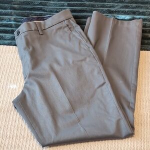 Dockers Men's Classic Gray Flex Comfort Signature Khakis Size 36/32